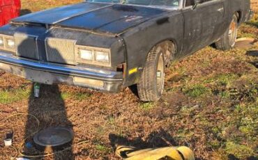 Oldsmobile-cutlass-1979-black