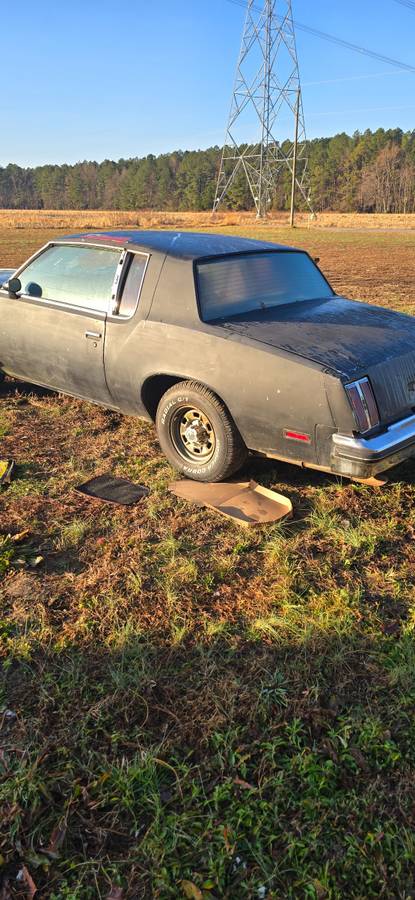 Oldsmobile-cutlass-1979-black-5