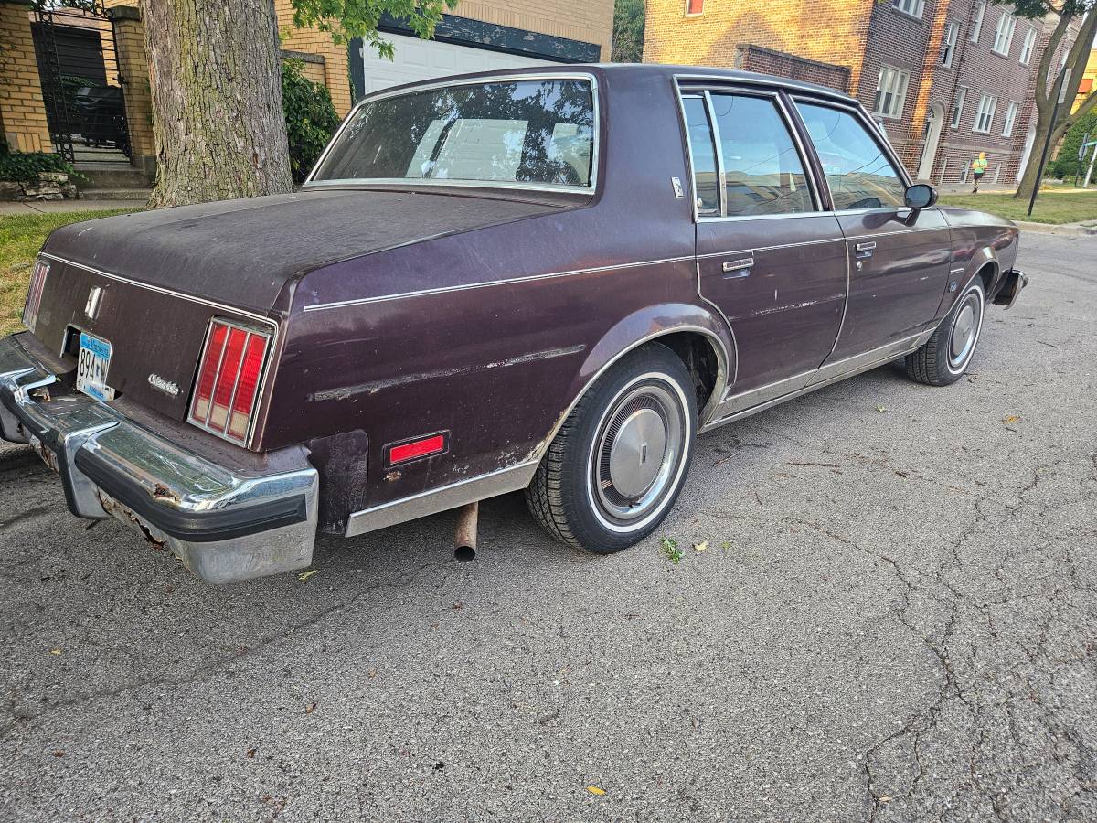 Oldsmobile-cutlass-1980-purple-3