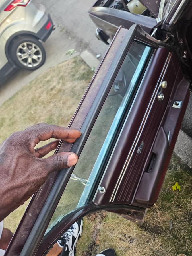 Oldsmobile-cutlass-1980-purple-5