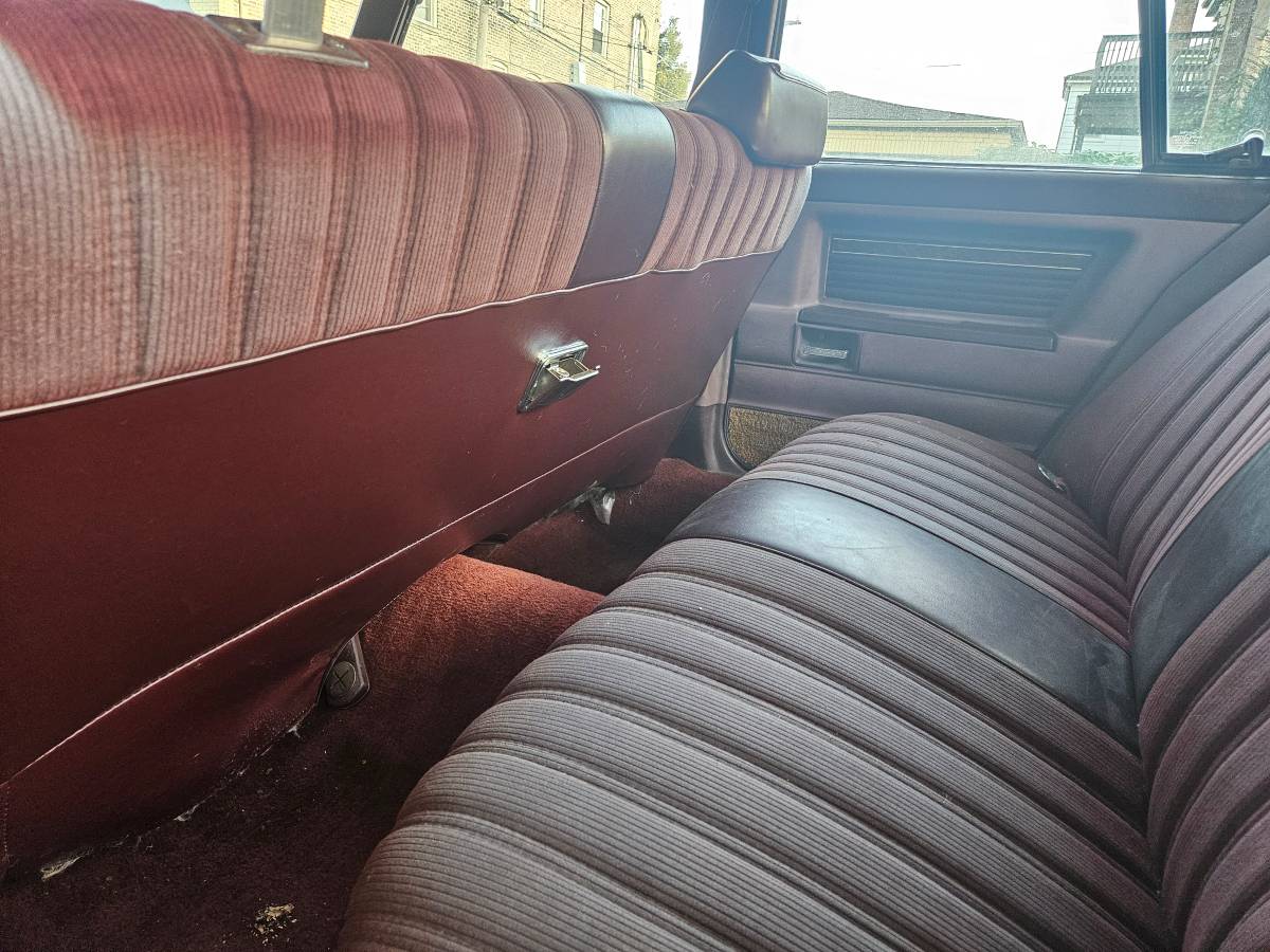 Oldsmobile-cutlass-1980-purple-8