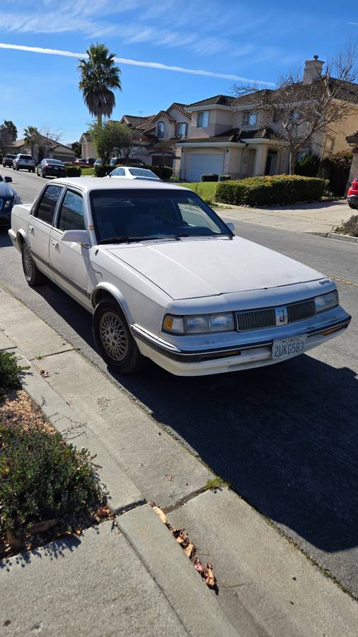 Oldsmobile-cutlass-1989-1