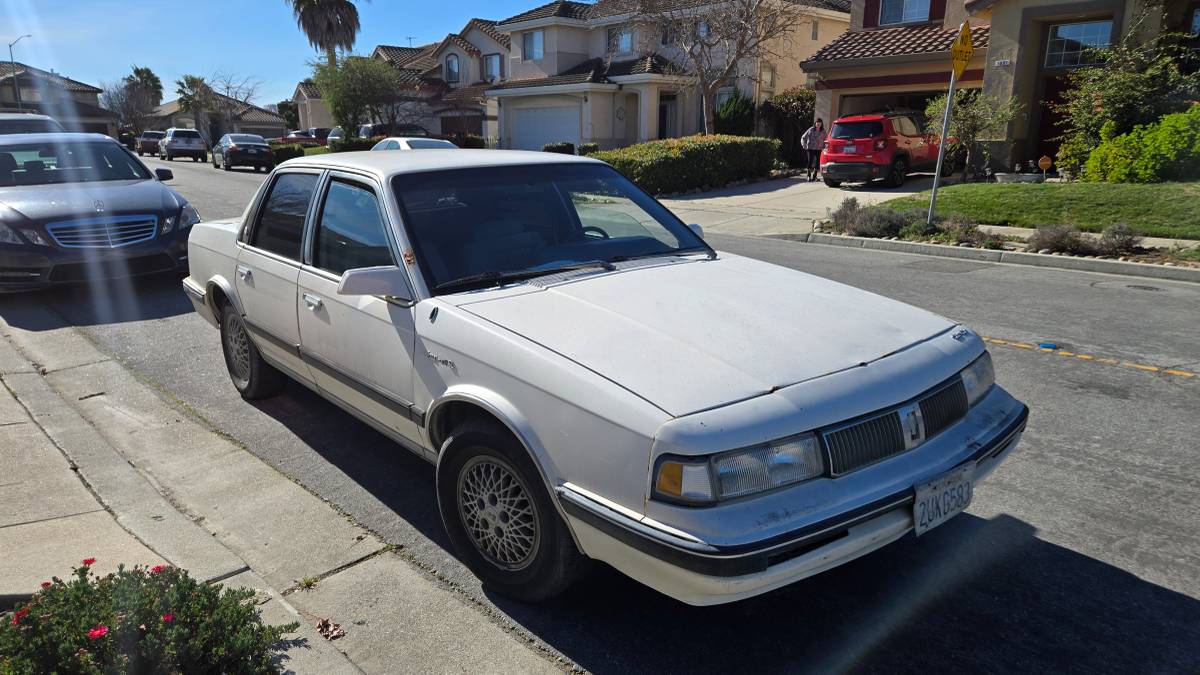 Oldsmobile-cutlass-1989-5