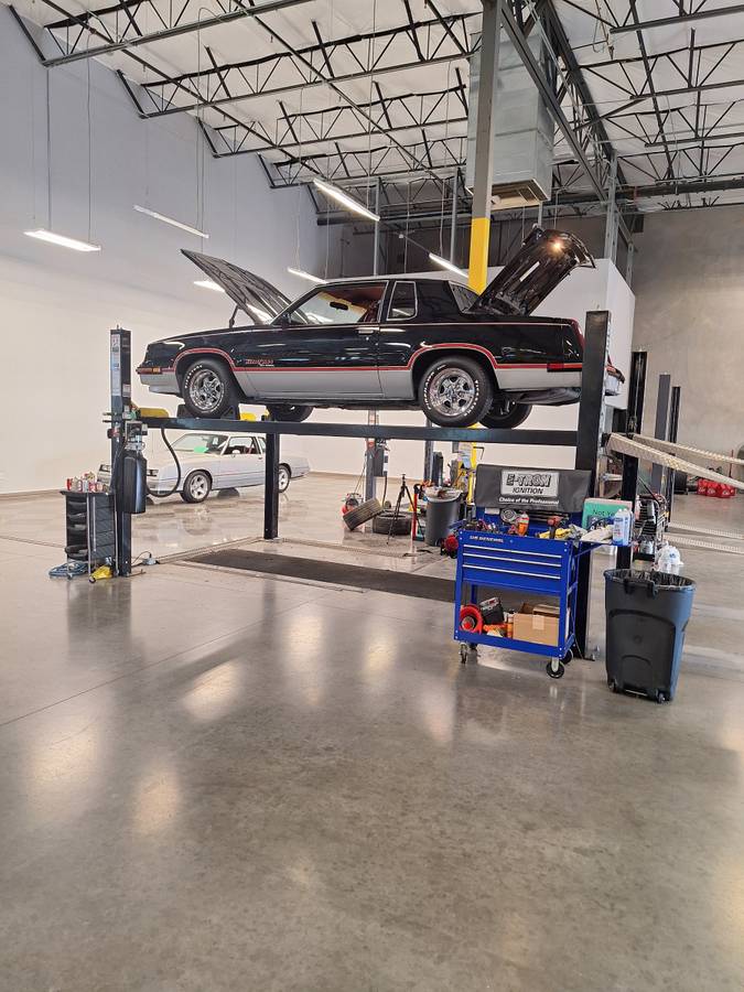 Oldsmobile-cutlass-calais-1983-black-14