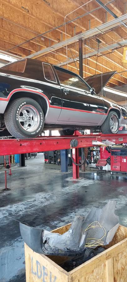 Oldsmobile-cutlass-calais-1983-black-18