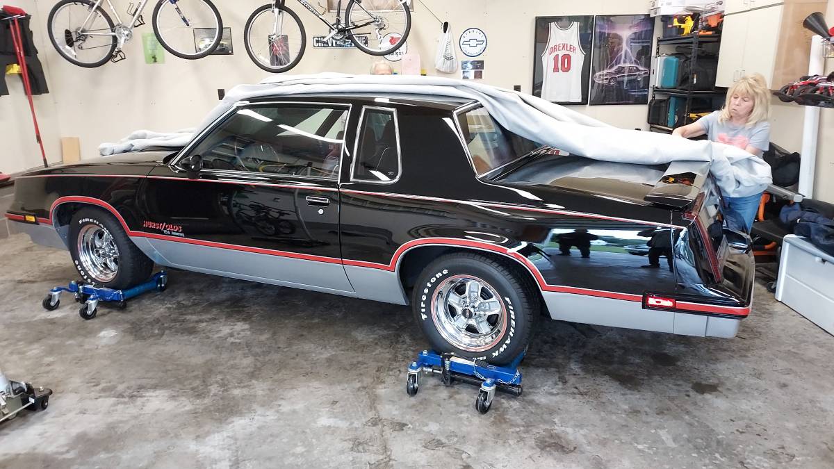 Oldsmobile-cutlass-calais-1983-black-3