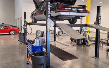 Oldsmobile-cutlass-calais-1983-black-4