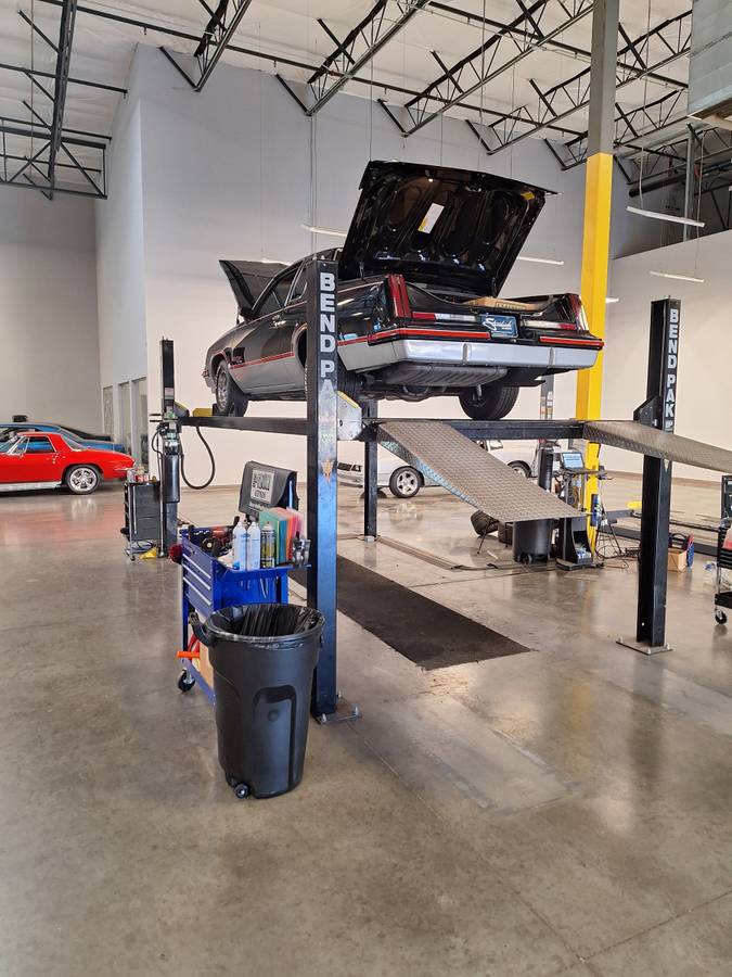 Oldsmobile-cutlass-calais-1983-black-4