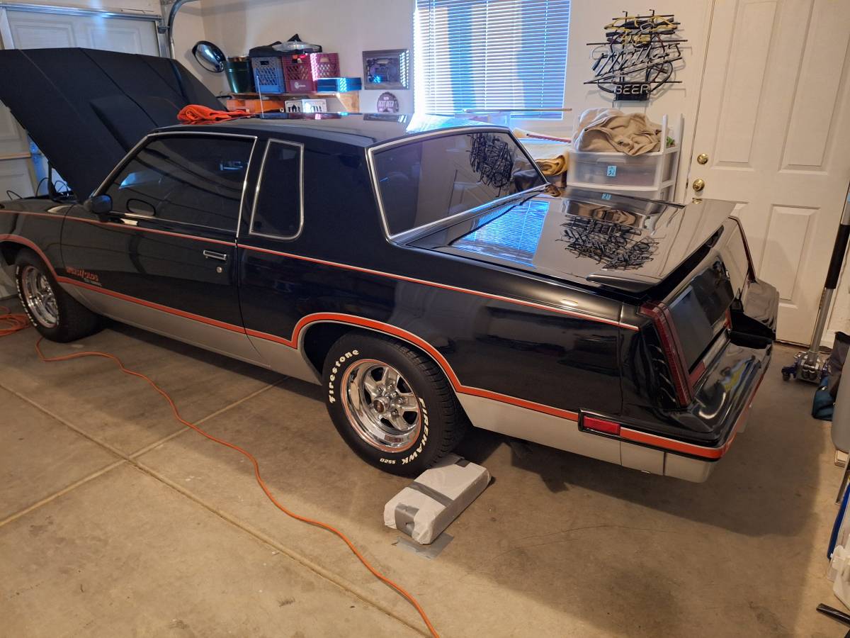 Oldsmobile-cutlass-calais-1983-black-7