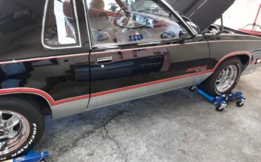 Oldsmobile-cutlass-calais-1983-black-9