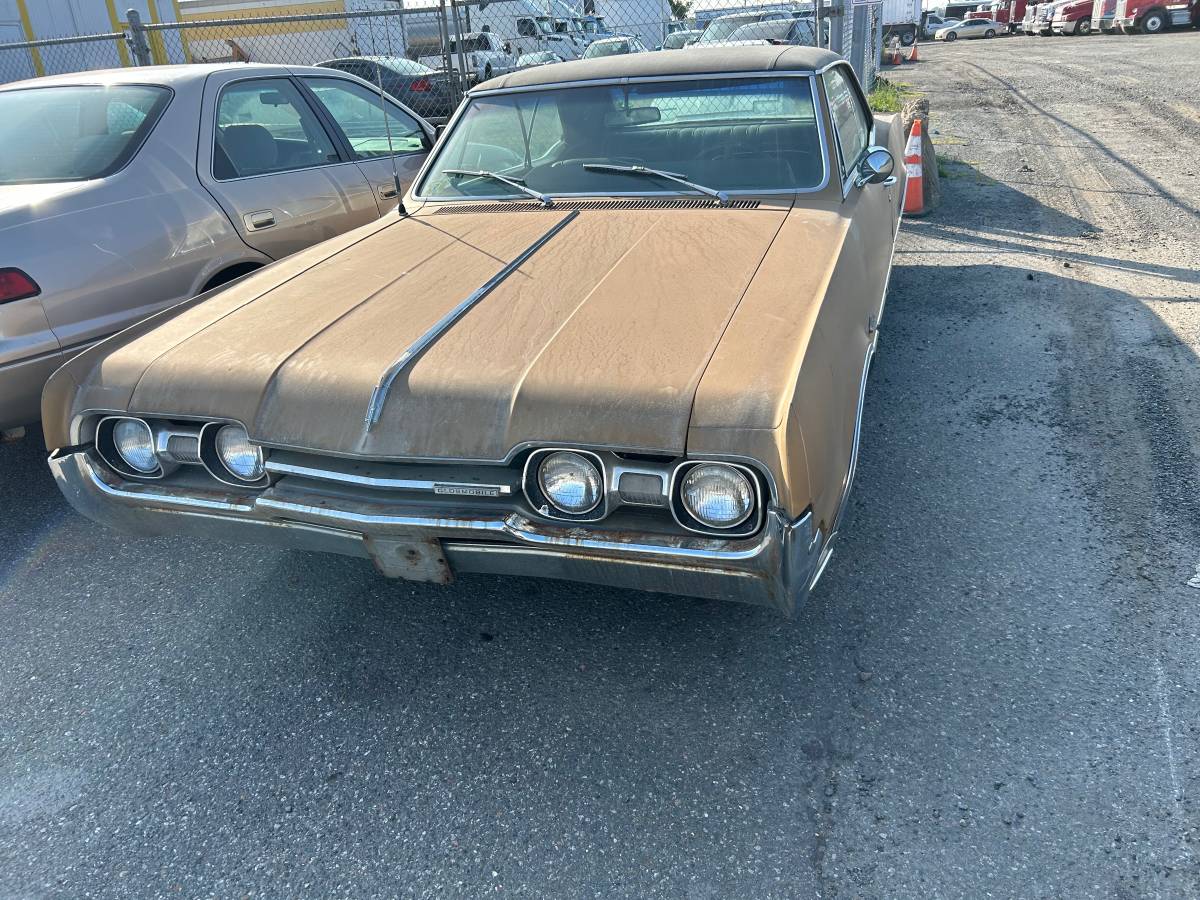 Oldsmobile-cutlass-supreme-1967-brown-3