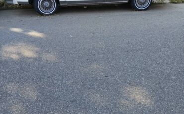 Oldsmobile-cutlass-supreme-1983-white-4