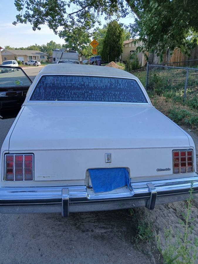 Oldsmobile-cutlass-supreme-1983-white-5