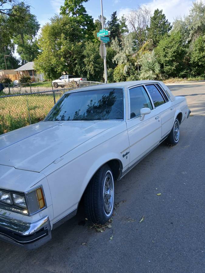 Oldsmobile-cutlass-supreme-1983-white-7