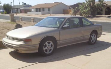 Oldsmobile-cutlass-supreme-1996-1