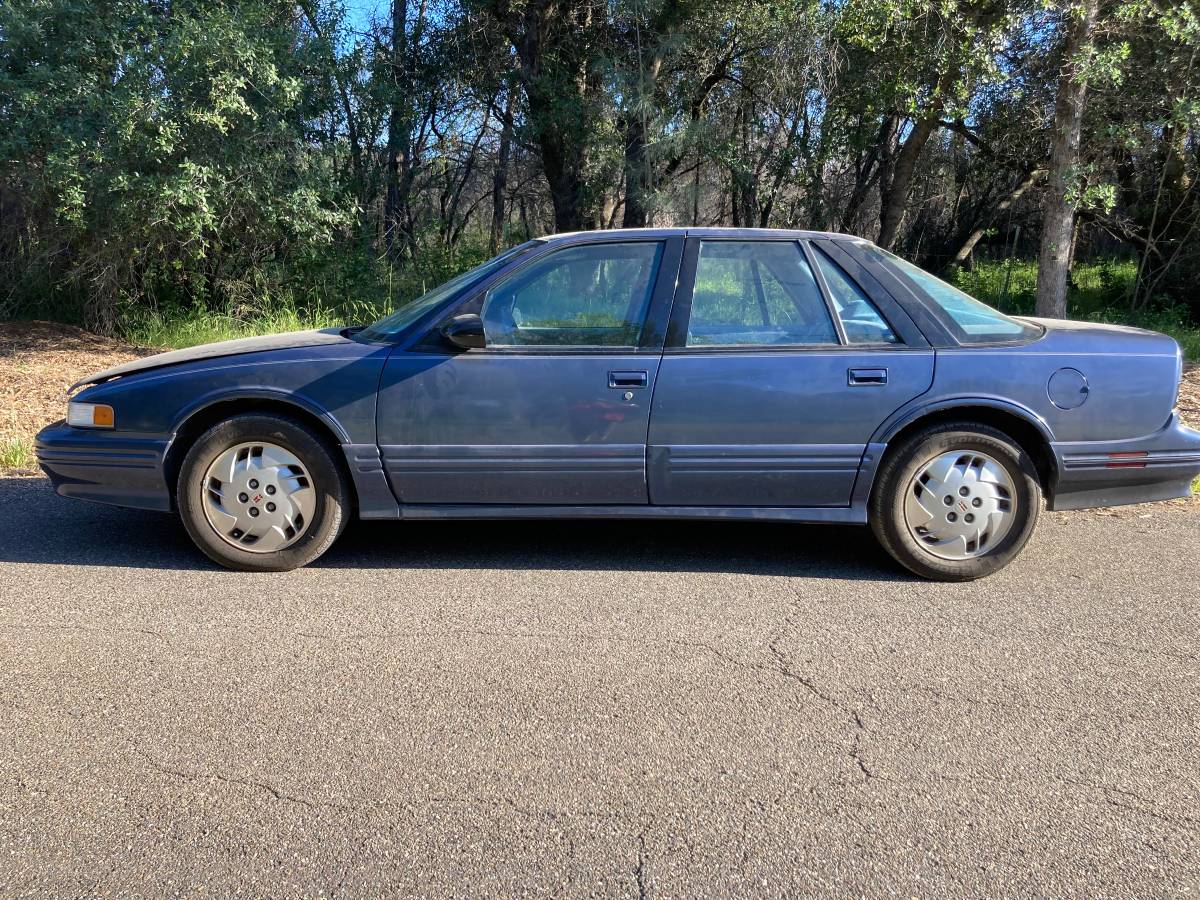 Oldsmobile-cutlass-supreme-1996