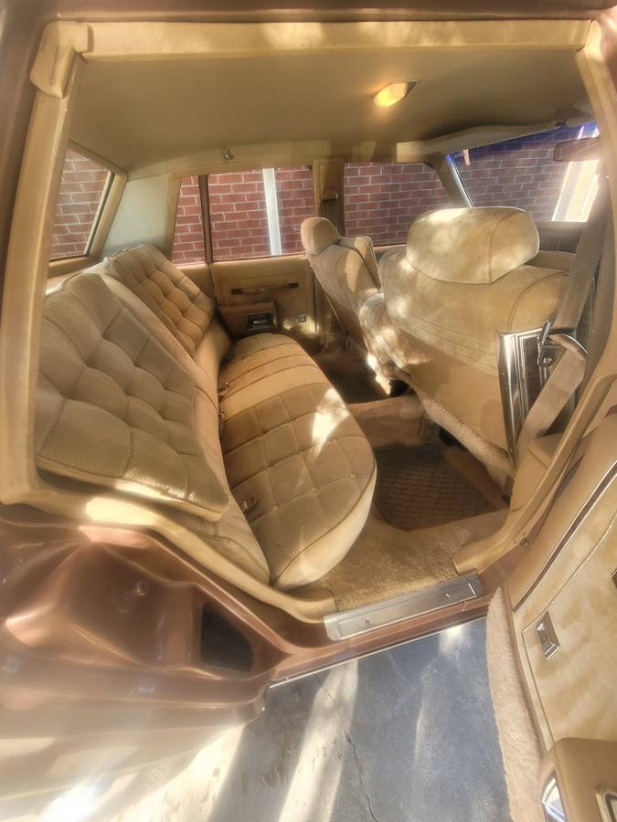 Oldsmobile-delta-88-royale-brougham-1985-brown-3