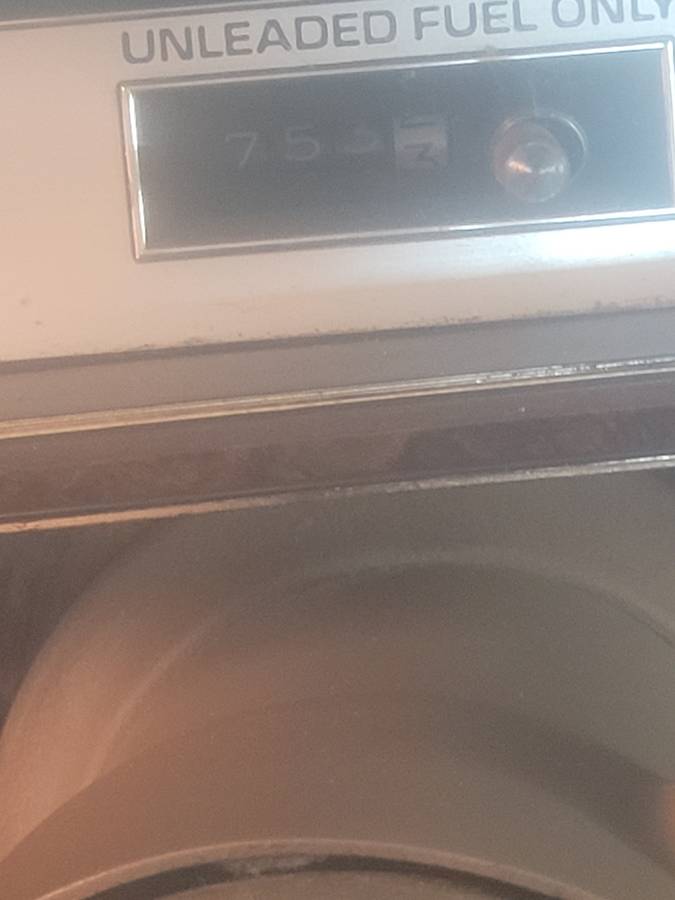 Oldsmobile-delta-88-royale-brougham-1985-brown-6