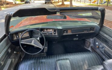 Oldsmobile-delta-88-royale-convertible-1972-red-9