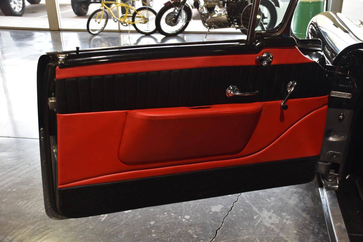 Oldsmobile-holiday-88-1955-black-11