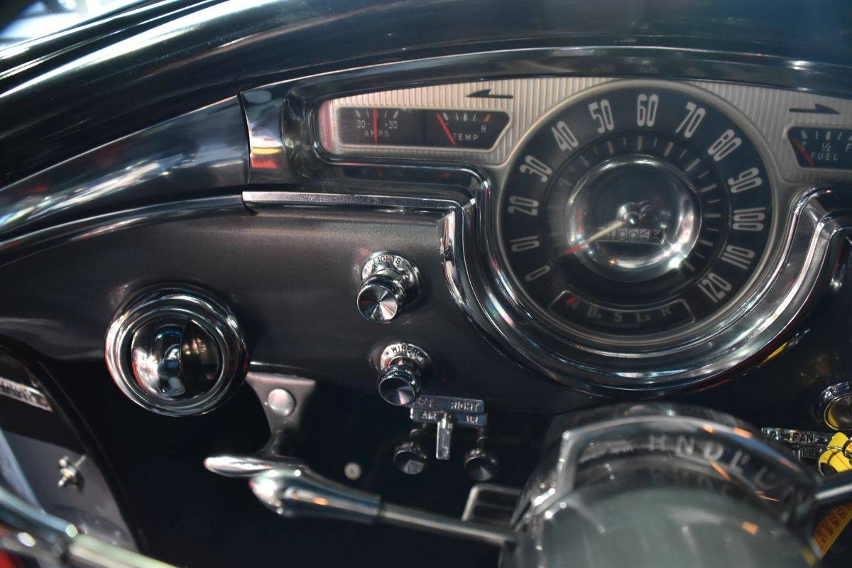 Oldsmobile-holiday-88-1955-black-13