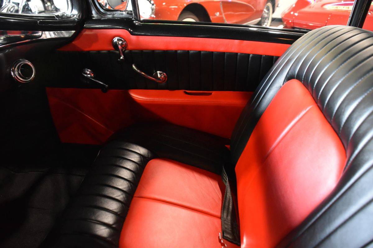 Oldsmobile-holiday-88-1955-black-5