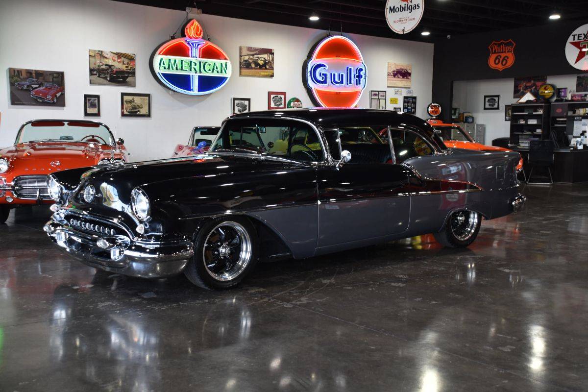 Oldsmobile-holiday-88-1955-black