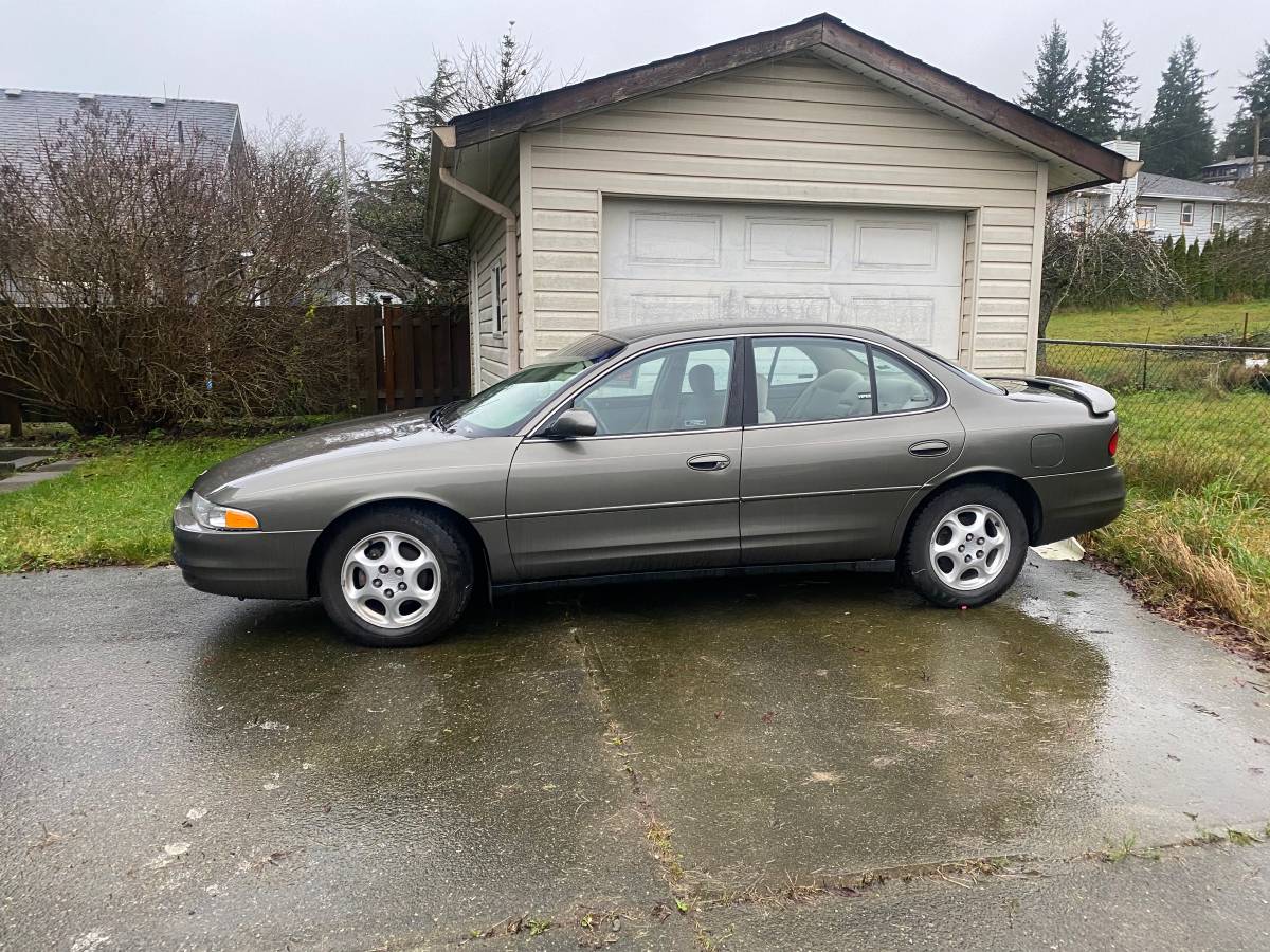 Oldsmobile-intrigue-1996-1