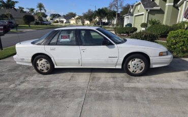 Oldsmobile-sedan-1993-white-5