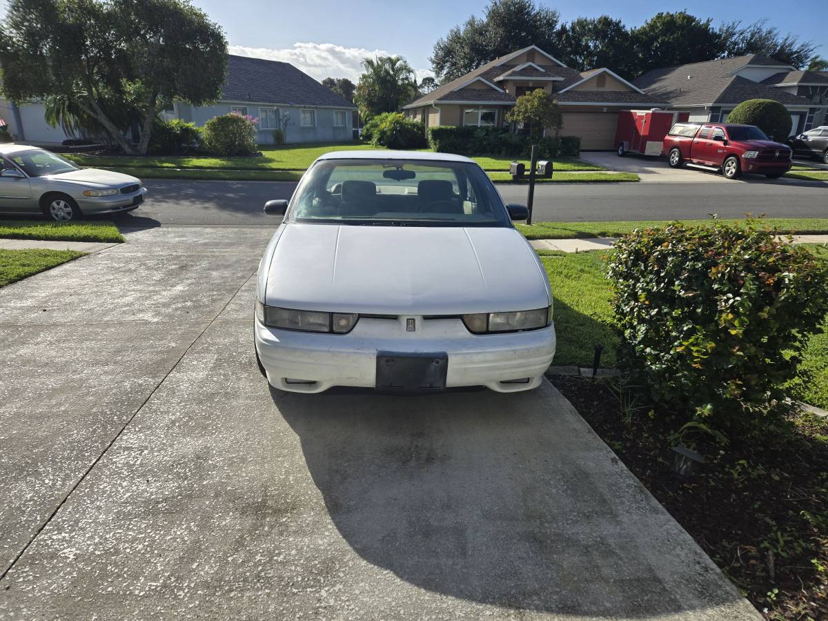 Oldsmobile-sedan-1993-white