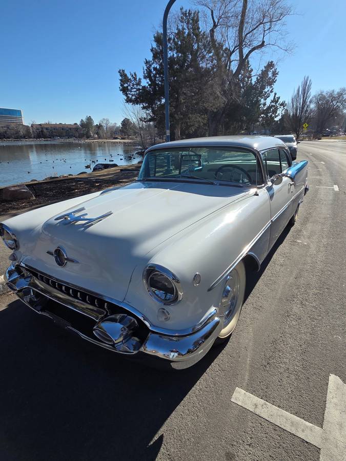 Oldsmobile-super-88-1955-18
