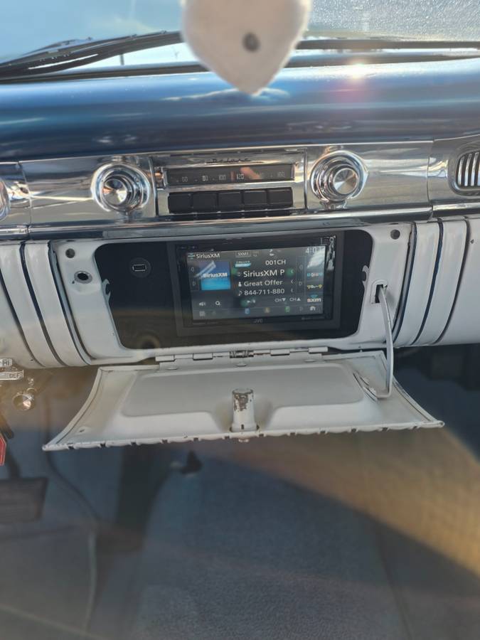 Oldsmobile-super-88-1955