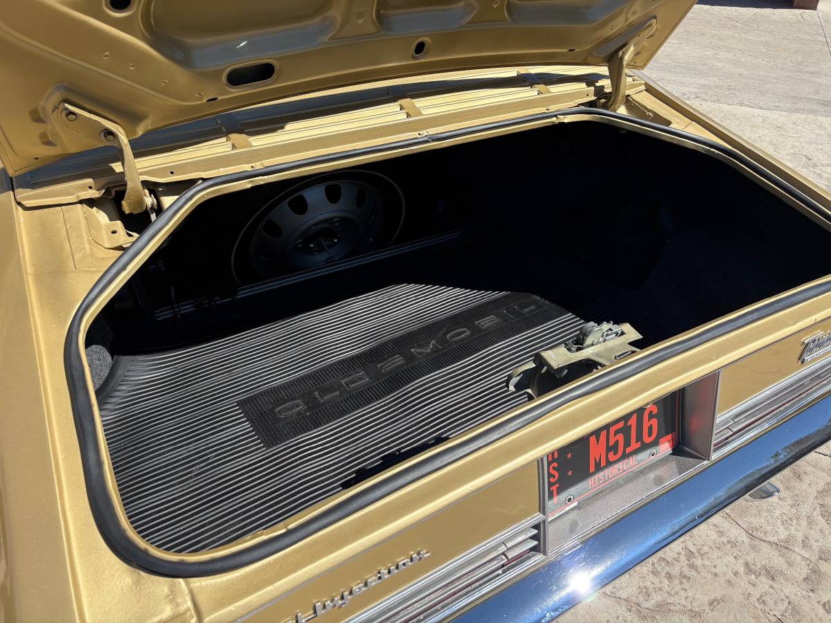 Oldsmobile-toronado-1966-custom-13