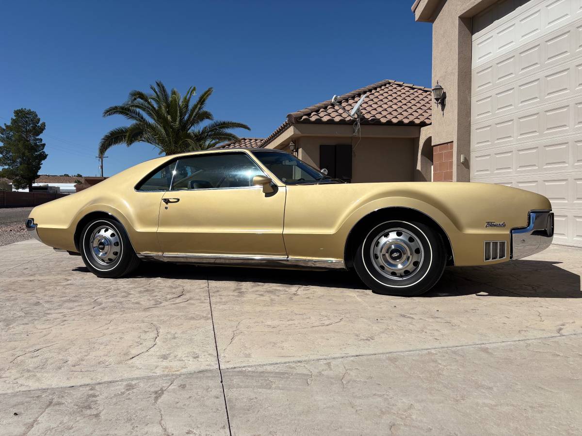 Oldsmobile-toronado-1966-custom
