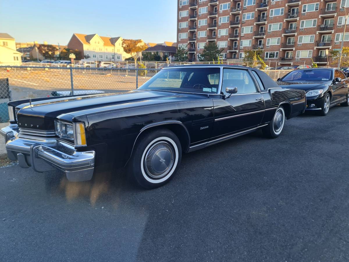Oldsmobile-toronado-1976-black-1