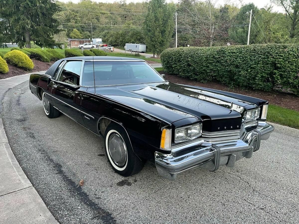 Oldsmobile-toronado-1976-black-1