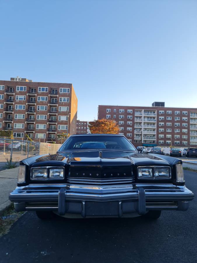Oldsmobile-toronado-1976-black-2