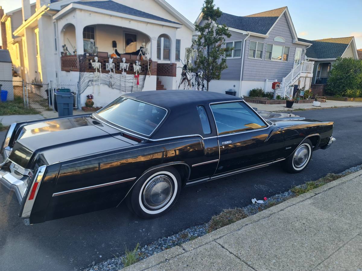 Oldsmobile-toronado-1976-black-4