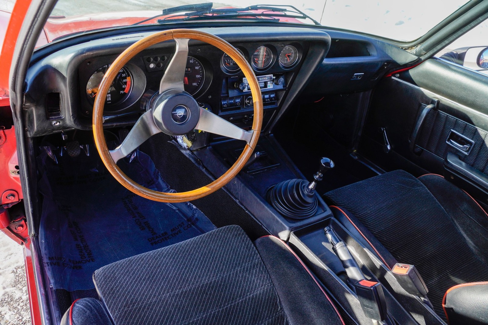 Opel-GT-1973-Coupe-10