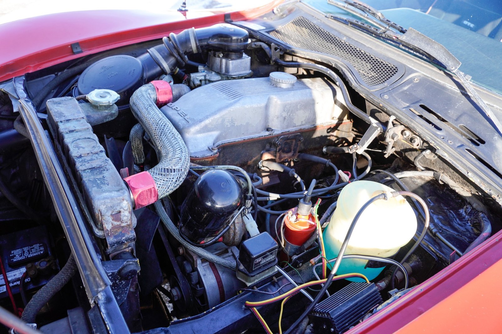 Opel-GT-1973-Coupe-14