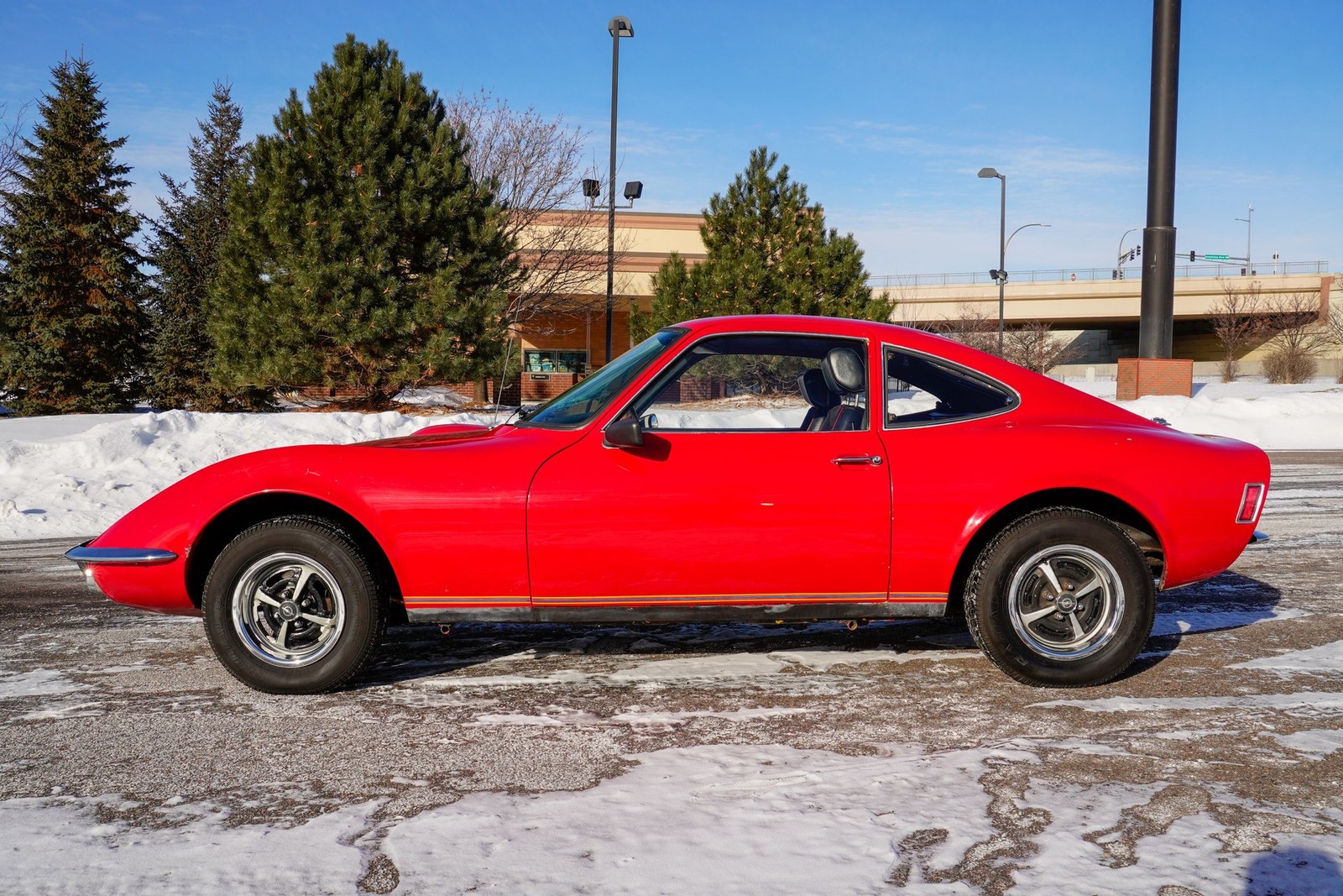 Opel-GT-1973-Coupe-6
