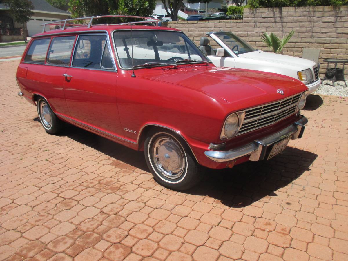 Opel-kadett-wagon-1967-red-6