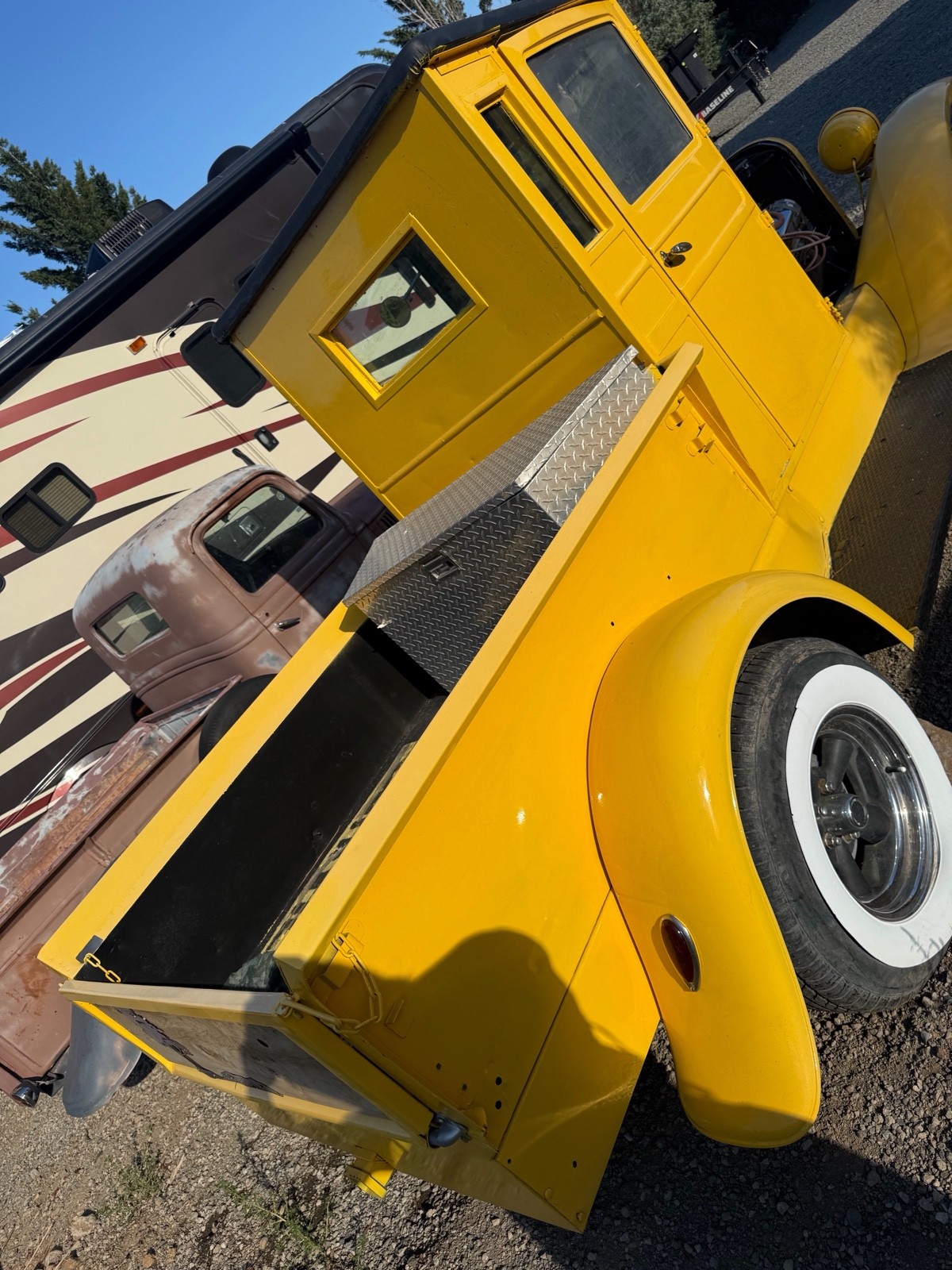 Other-Makes-graham-Yellow-Flatbed-1925-6