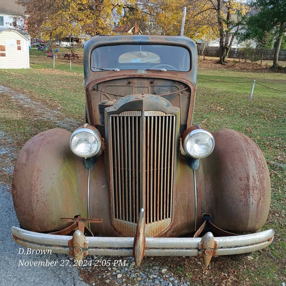 Packard-130c-2-door-Touring-Coupe-1937-Coupe-3