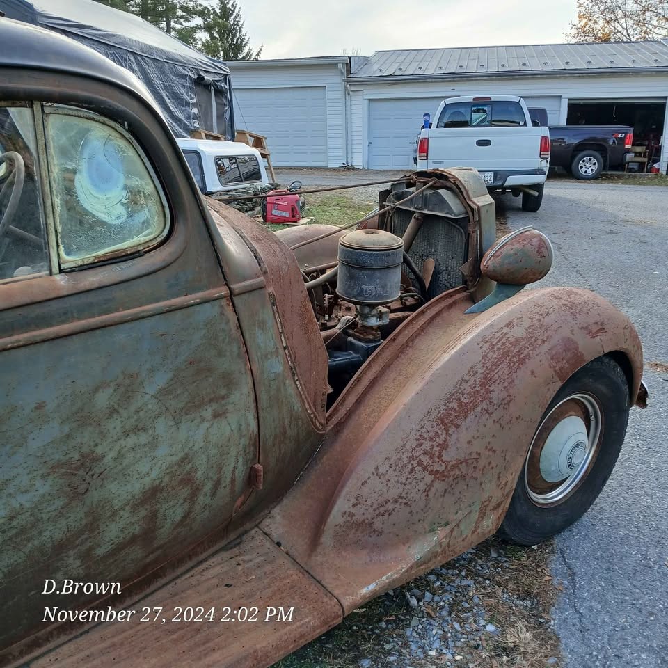 Packard-130c-2-door-Touring-Coupe-1937-Coupe-5