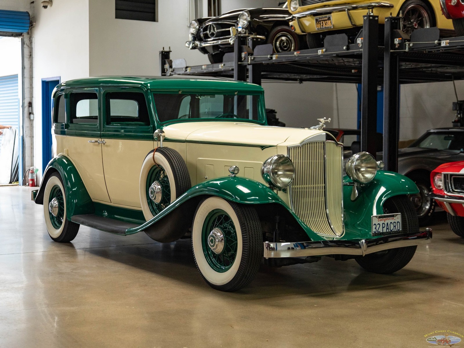 Packard-1932-4-Door-Sedan-10