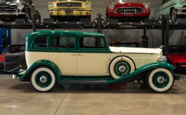 Packard-1932-4-Door-Sedan-2