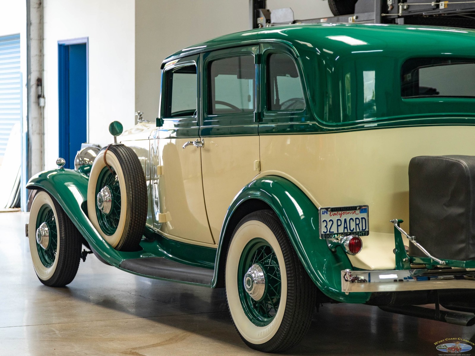 Packard-1932-4-Door-Sedan-22