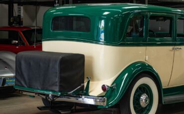 Packard-1932-4-Door-Sedan-25