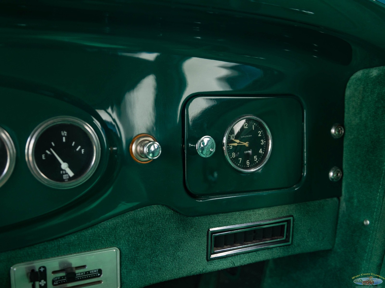 Packard-1932-4-Door-Sedan-34